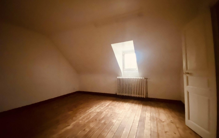 Maison VENDOME (41100)  150 m2 133 000 € 