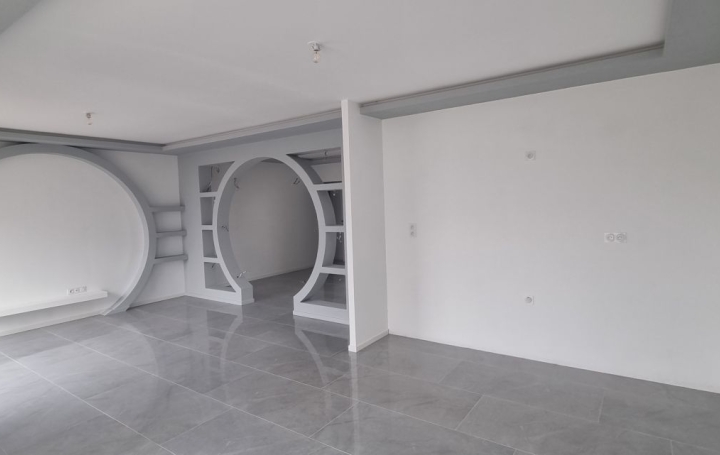 Maison VENDOME (41100)  142 m2 327 600 € 