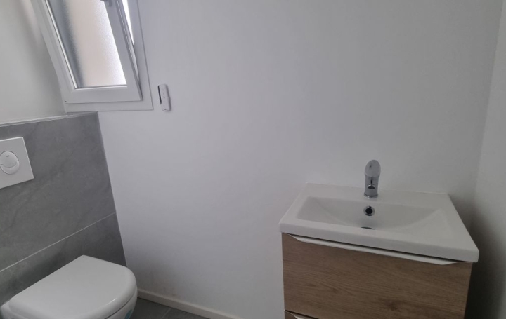 Maison VENDOME (41100)  142 m2 327 600 € 