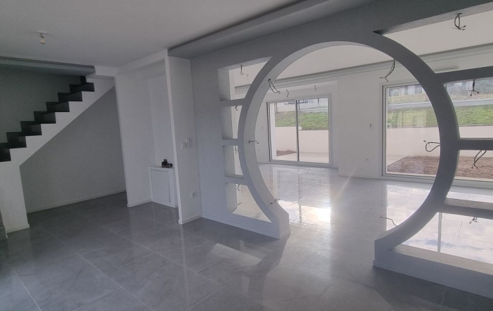 Maison VENDOME (41100)  142 m2 327 600 € 