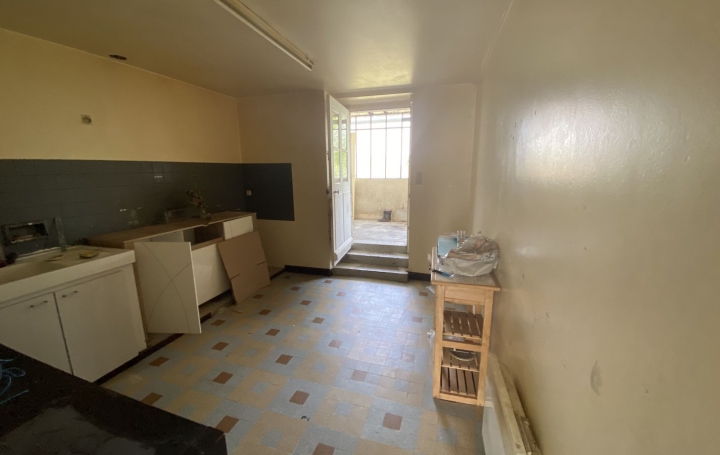 Maison VENDOME (41100)  75 m2 51 000 € 