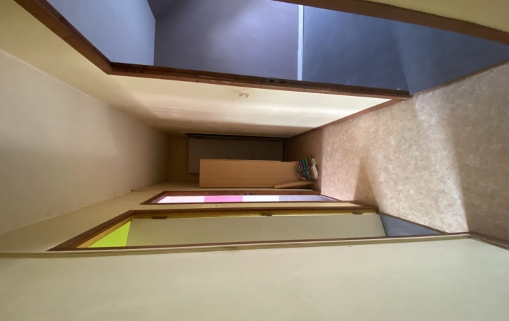 Maison VENDOME (41100)  75 m2 51 000 € 