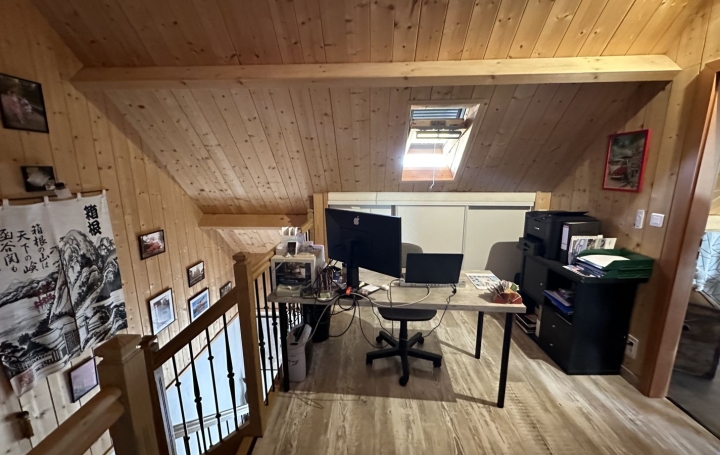 Maison VENDOME (41100)  186 m2 379 000 € 