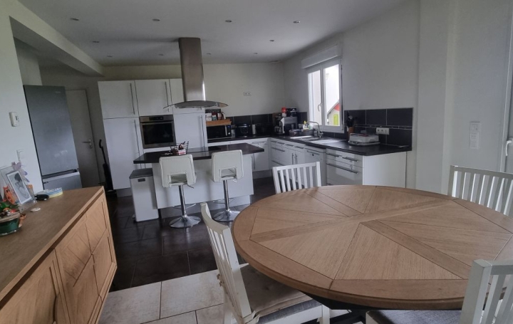 Maison VENDOME (41100)  191 m2 345 000 € 