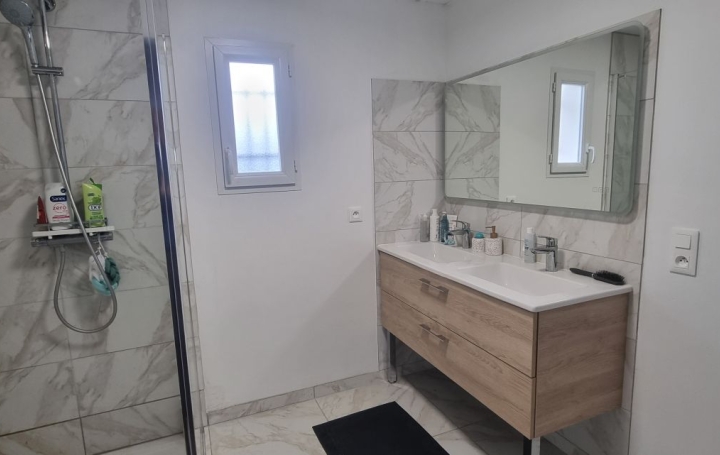 Maison VENDOME (41100)  191 m2 345 000 € 