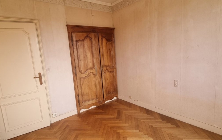 Maison VENDOME (41100)  141 m2 225 000 € 