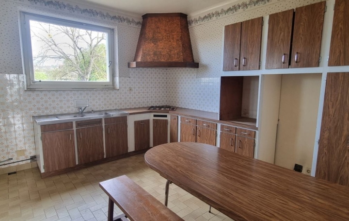 Maison VENDOME (41100)  141 m2 225 000 € 