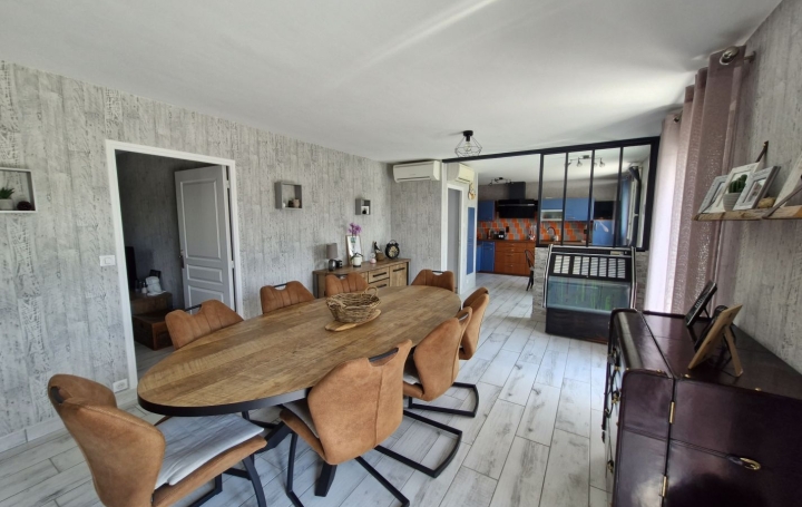 Maison VENDOME (41100)  156 m2 369 000 € 