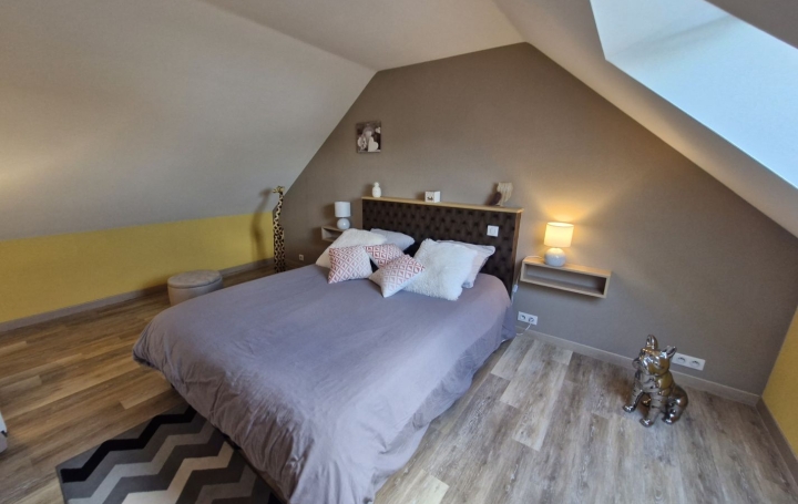 Maison VENDOME (41100)  156 m2 369 000 € 