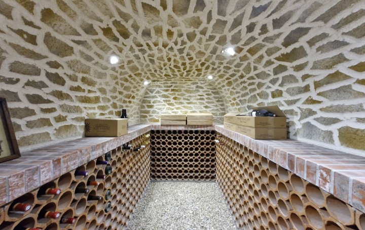 Maison VENDOME (41100)  156 m2 369 000 € 