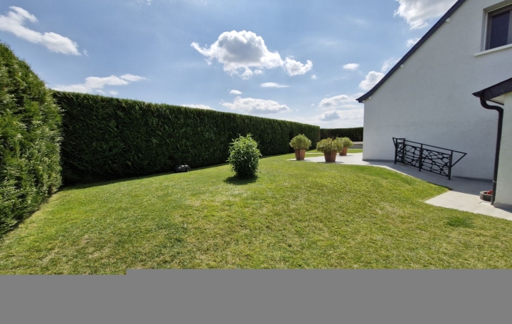 Maison VENDOME (41100)  156 m2 369 000 € 