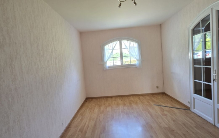 Maison VENDOME (41100)  162 m2 265 000 € 