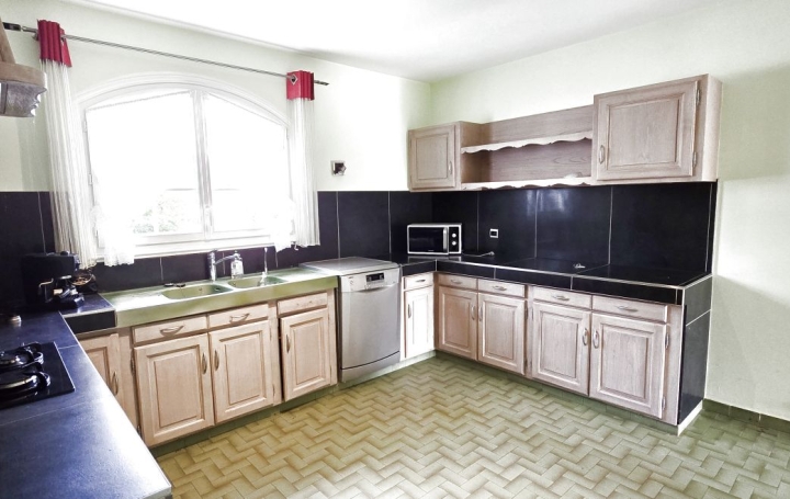 Maison VENDOME (41100)  162 m2 265 000 € 