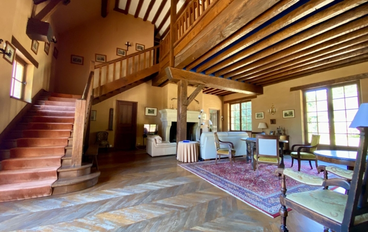 Maison VENDOME (41100)  290 m2 451 500 € 