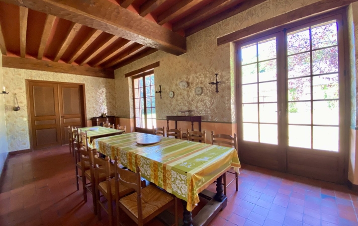 Maison VENDOME (41100)  290 m2 451 500 € 