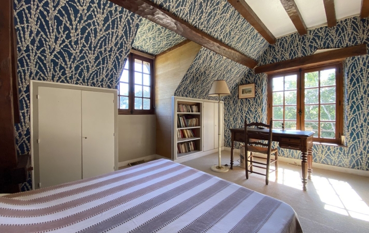 Maison VENDOME (41100)  290 m2 451 500 € 