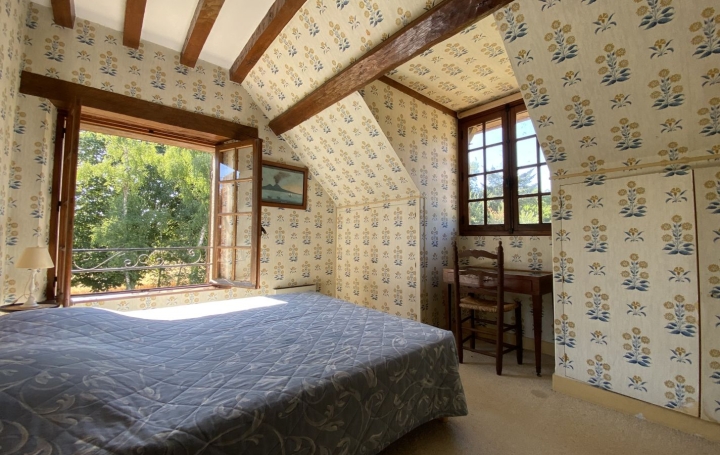 Maison VENDOME (41100)  290 m2 451 500 € 