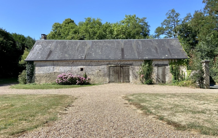 Maison VENDOME (41100)  290 m2 451 500 € 