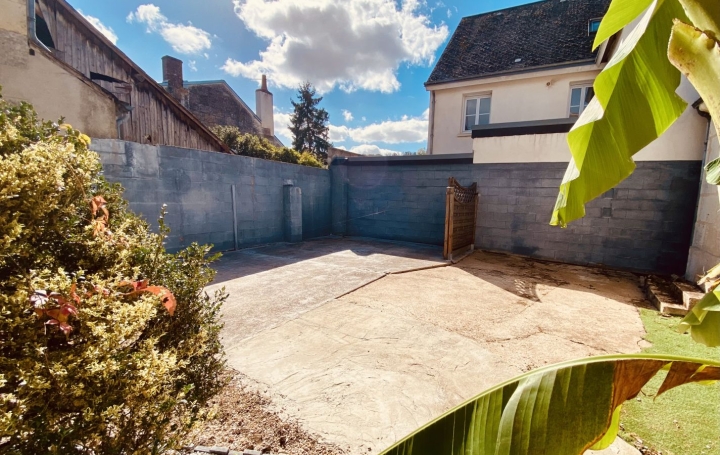 Maison VENDOME (41100)  115 m2 186 900 € 