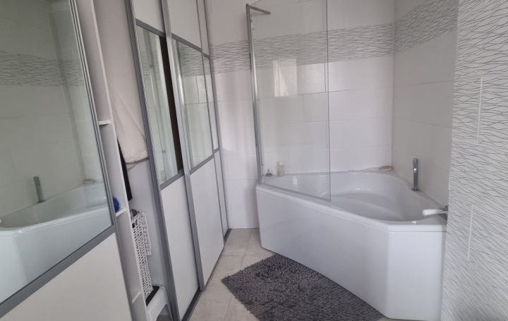 4 Pièces VENDOME (41100)  142 m2 365 000 € 