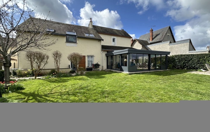 Maison VENDOME (41100)  260 m2 399 900 € 