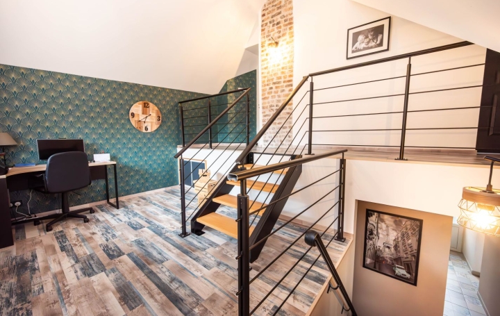 Maison VENDOME (41100)  220 m2 329 900 € 