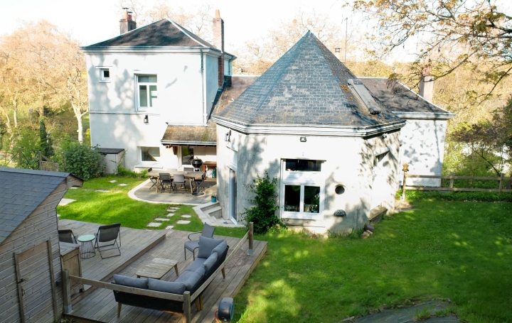 Domaine VENDOME (41100)  259 m2 599 000 € 