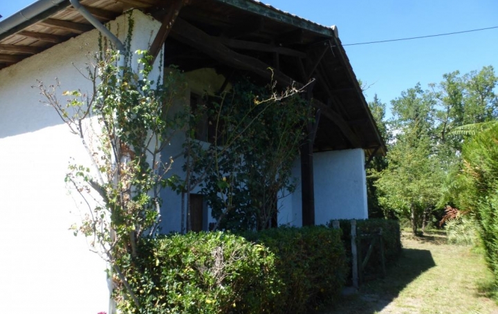 Réseau Immo-diffusion : Maison  LAVAZAN  100 m2 175 000 € 