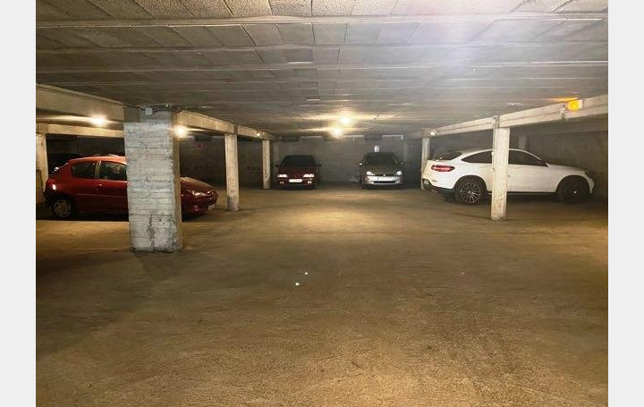 Réseau Immo-diffusion : Parking  BEZIERS   9 000 € 