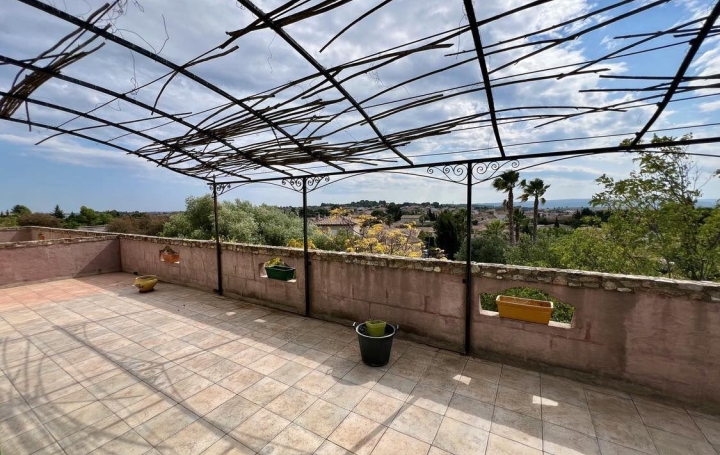 Maison LESPIGNAN (34710)  232 m2 445 000 € 