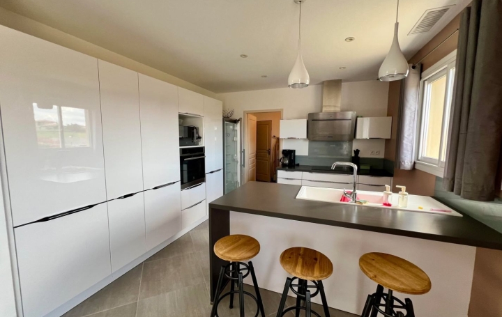 Villa PUIMISSON (34480)  127 m2 405 000 € 