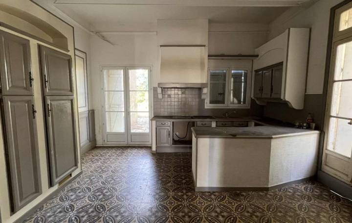 Maison de village CORNEILHAN (34490)  254 m2 330 000 € 