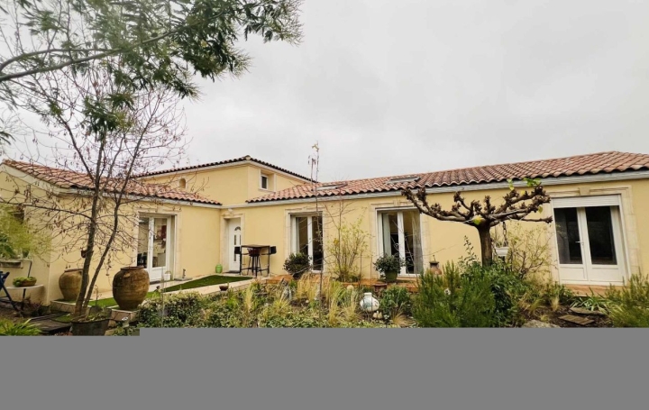 Maison LAURENS (34480)  200 m2 465 000 € 