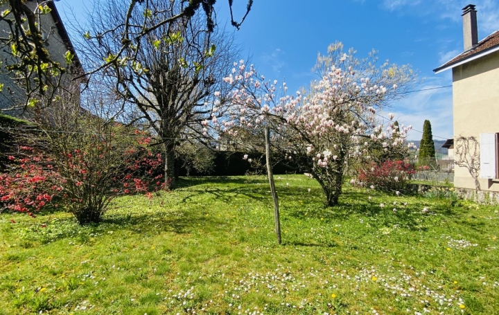 Maison ENTRE-DEUX-GUIERS (38380)  78 m2 180 000 € 