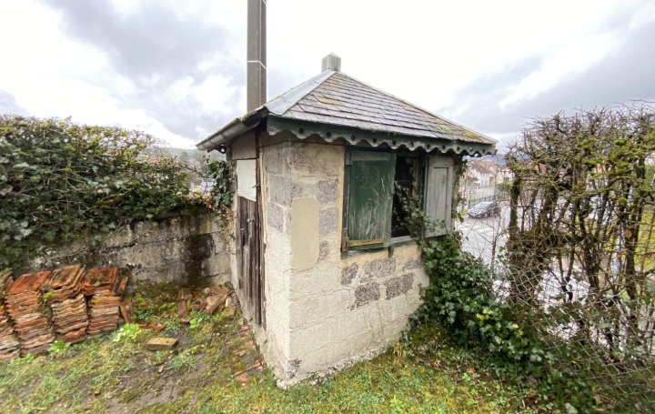 Maison ENTRE-DEUX-GUIERS (38380)  78 m2 180 000 € 