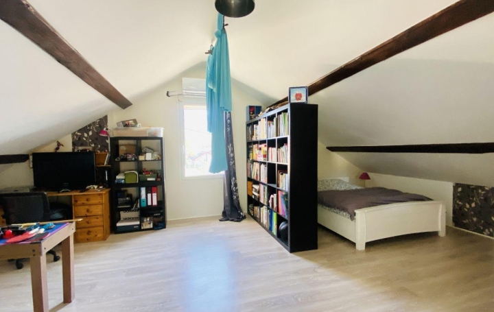 Maison LES ECHELLES (73360)  185 m2 370 000 € 