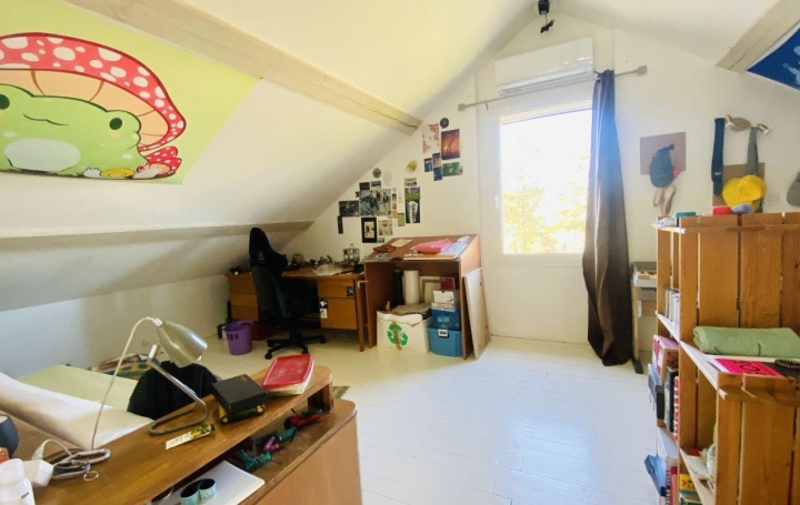 Maison LES ECHELLES (73360)  185 m2 370 000 € 