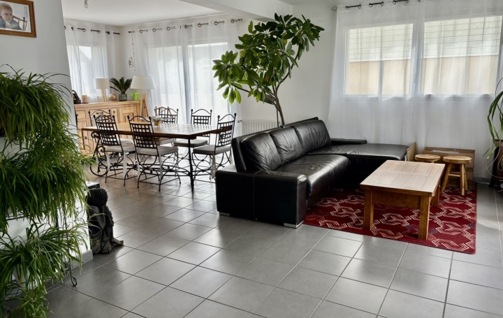 Maison PERROS-GUIREC (22700)  114 m2 990 € 