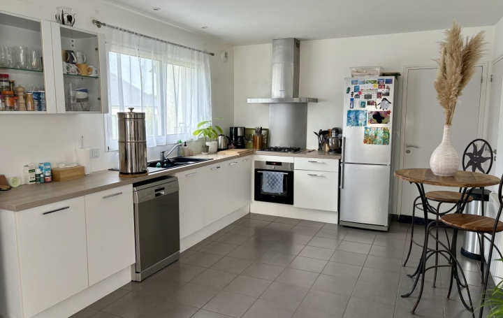Maison PERROS-GUIREC (22700)  114 m2 990 € 
