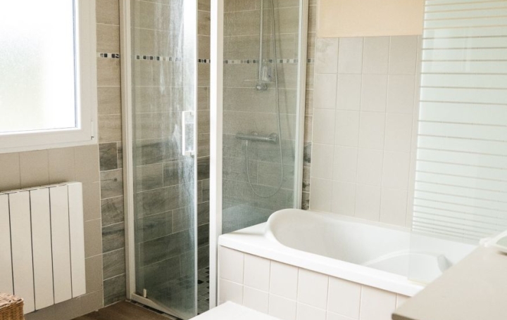 Maison TREGASTEL (22730)  200 m2 793 100 € 