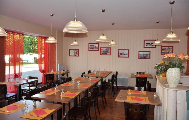 Réseau Immo-diffusion : Activité commerciale  BEGARD   86 720 € 