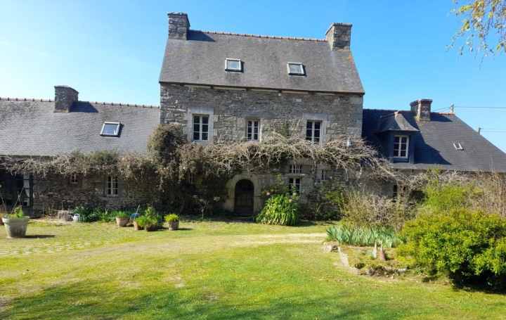 Propriété RUNAN (22260)  243 m2 495 600 € 