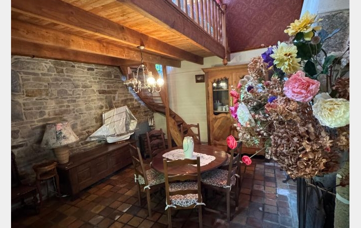 Propriété RUNAN (22260)  243 m2 495 600 € 