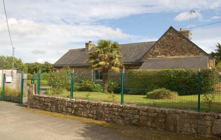 Réseau Immo-diffusion : Maison  PLOUMILLIAU  206 m2 288 400 € 