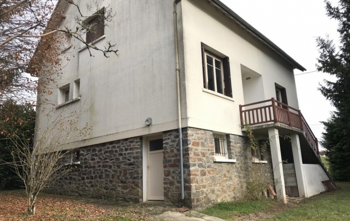 Réseau Immo-diffusion : Maison  SEGUR-LE-CHATEAU  140 m2 515 € 