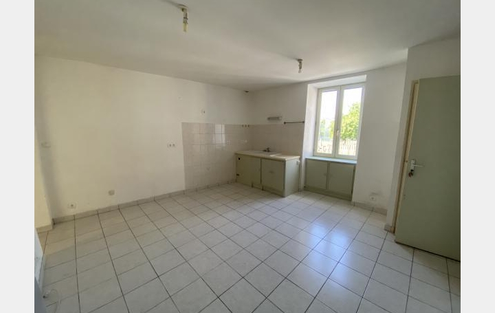 Réseau Immo-diffusion : Appartement P3  LUBERSAC  34 m2 330 € 