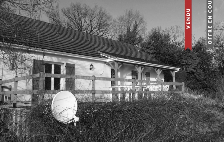 Réseau Immo-diffusion : Maison  LA PORCHERIE  120 m2 149 460 € 