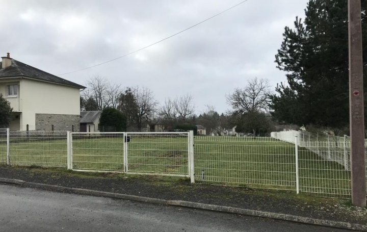 Réseau Immo-diffusion : Terrain  SAINT-SORNIN-LAVOLPS   28 000 € 