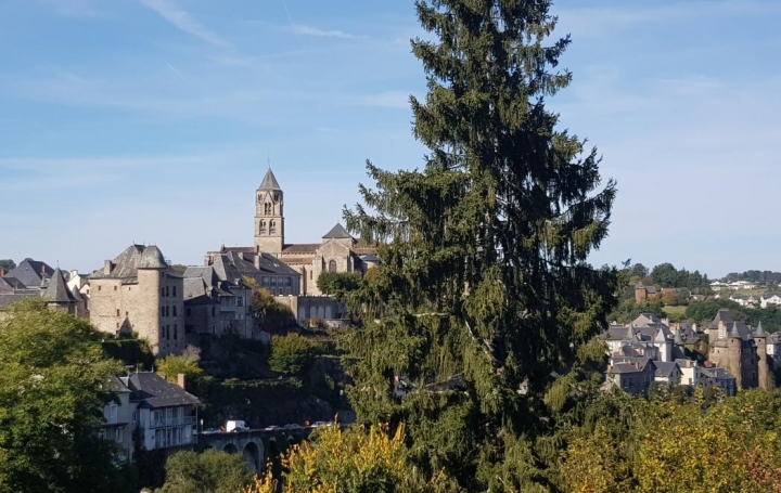 Réseau Immo-diffusion : Maison  UZERCHE  113 m2 98 400 € 