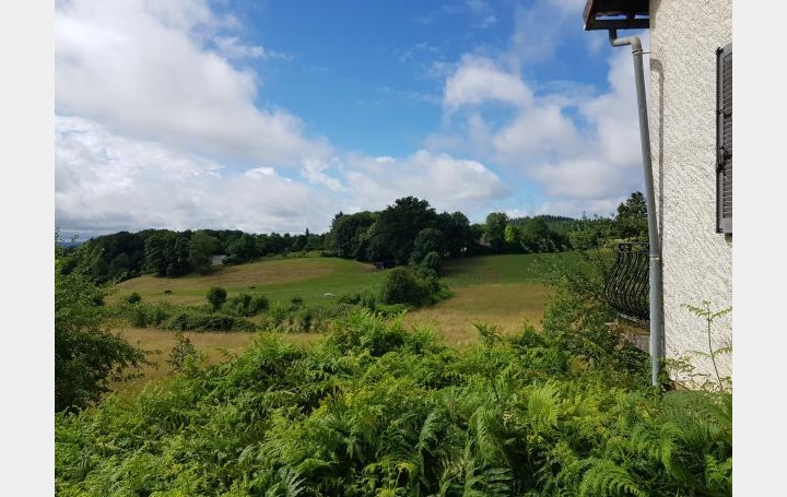 Réseau Immo-diffusion : Maison  MEILHARDS  114 m2 148 400 € 